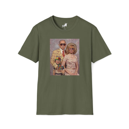 TRUMP, NETANYAHU & JD VANCE FAMILY PORTRAIT - T-Shirt