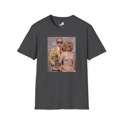 TRUMP, NETANYAHU & JD VANCE FAMILY PORTRAIT - T-Shirt