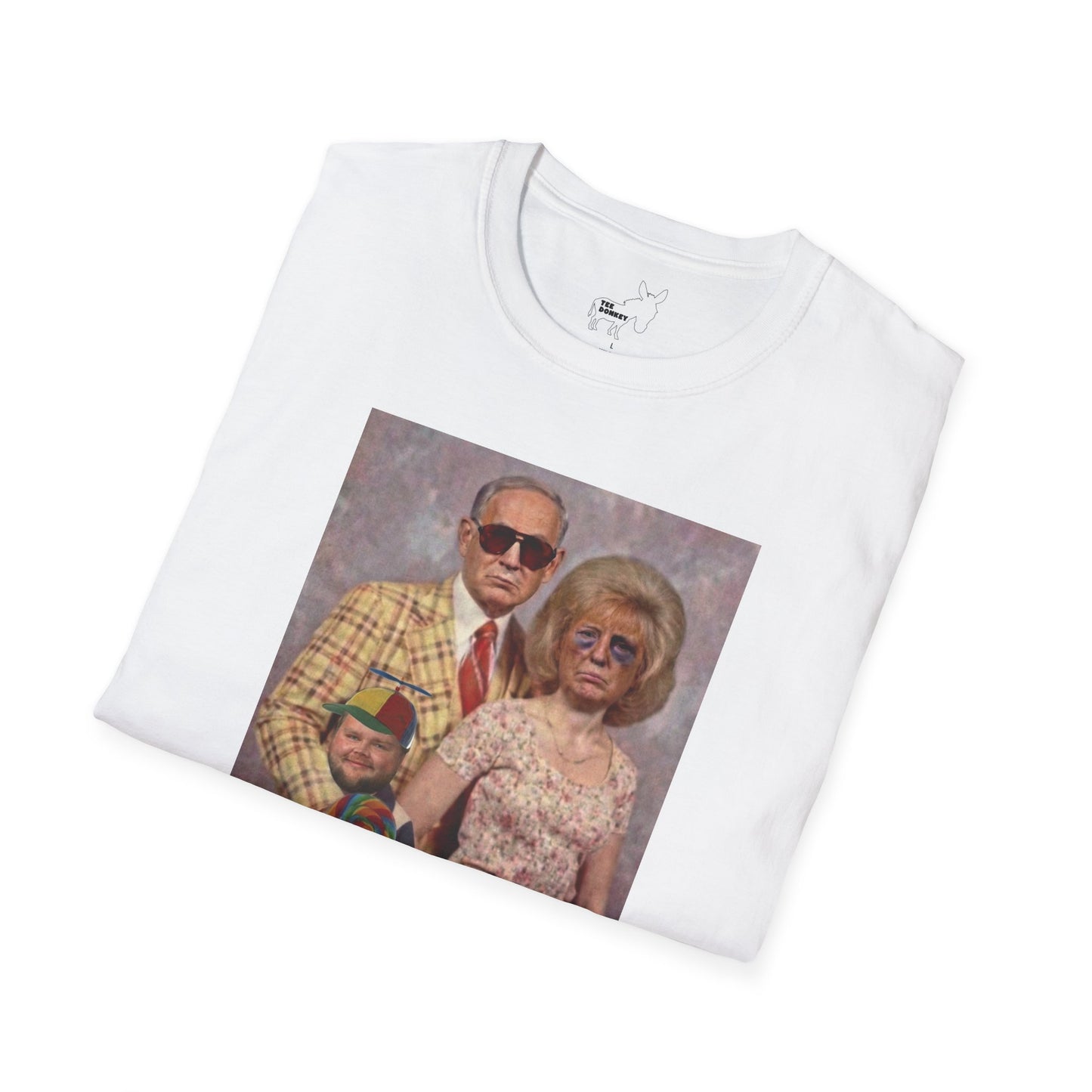 TRUMP, NETANYAHU & JD VANCE FAMILY PORTRAIT - T-Shirt