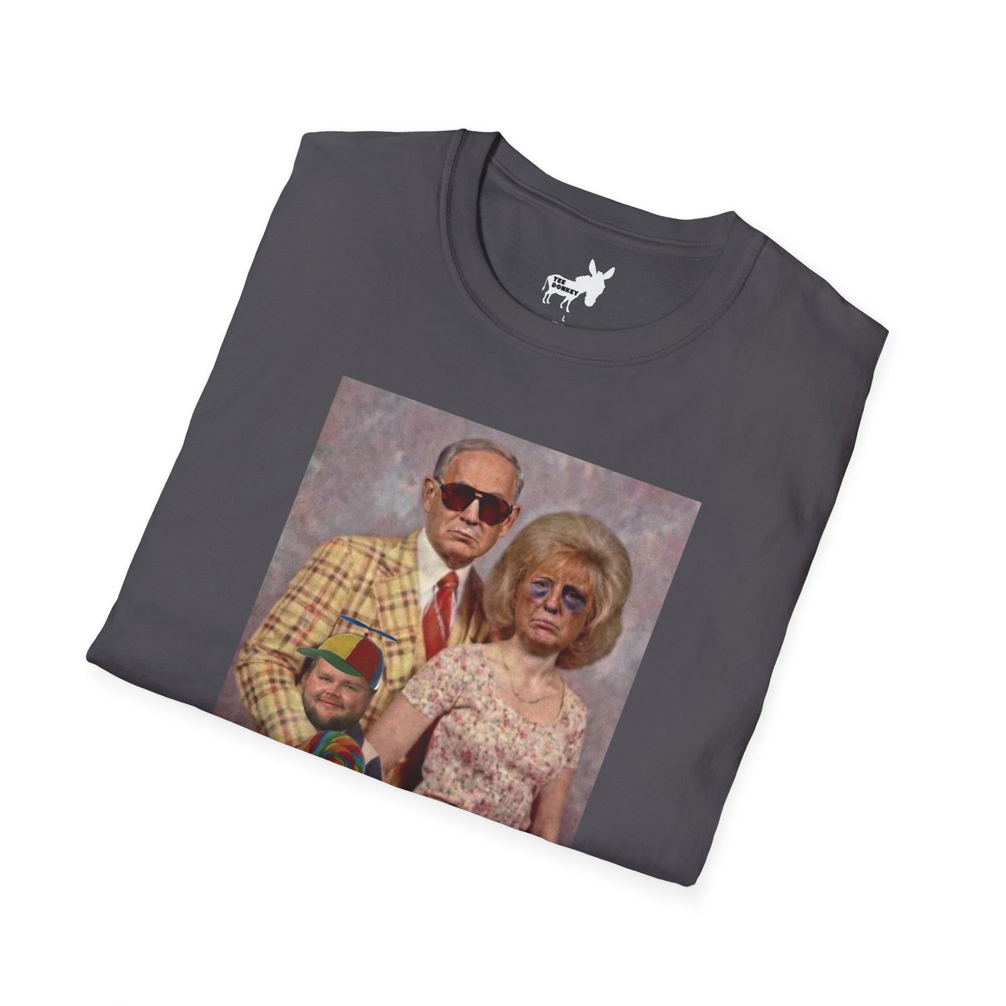 TRUMP, NETANYAHU & JD VANCE FAMILY PORTRAIT - T-Shirt