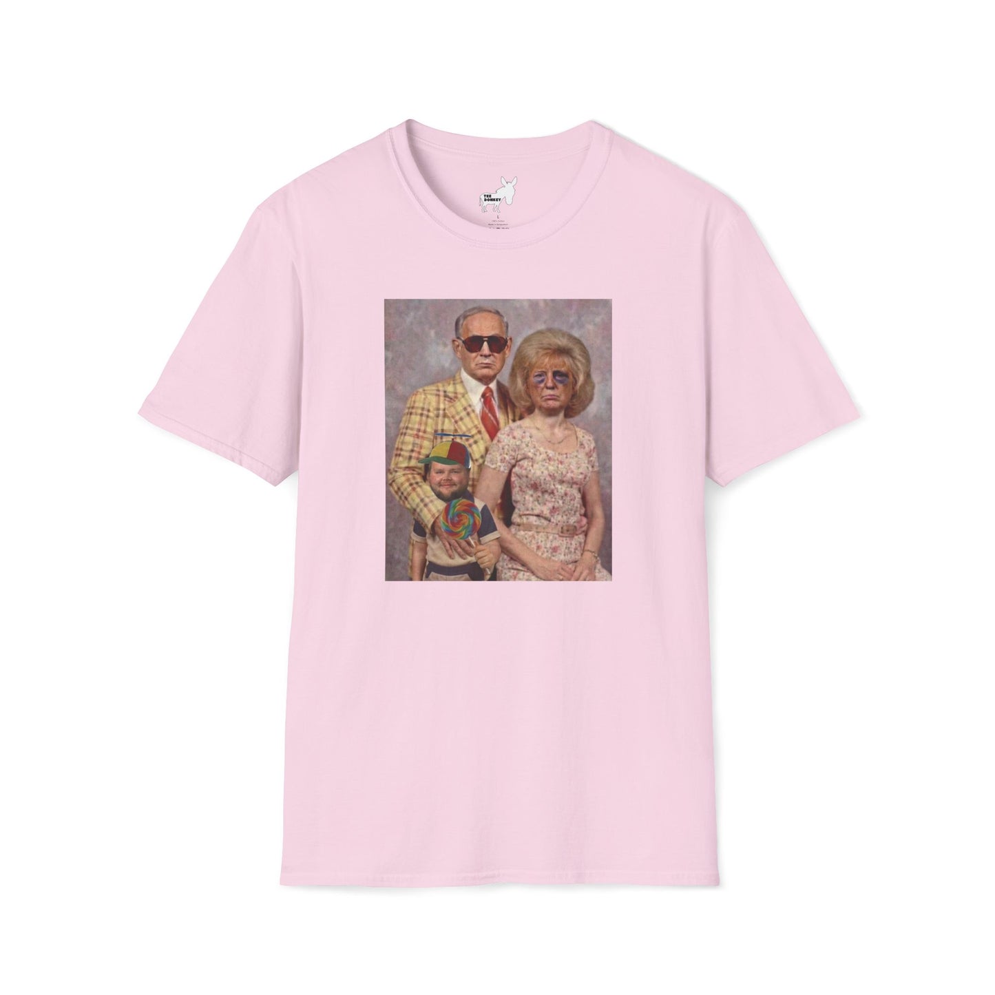 TRUMP, NETANYAHU & JD VANCE FAMILY PORTRAIT - T-Shirt