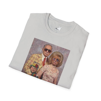 TRUMP, NETANYAHU & JD VANCE FAMILY PORTRAIT - T-Shirt