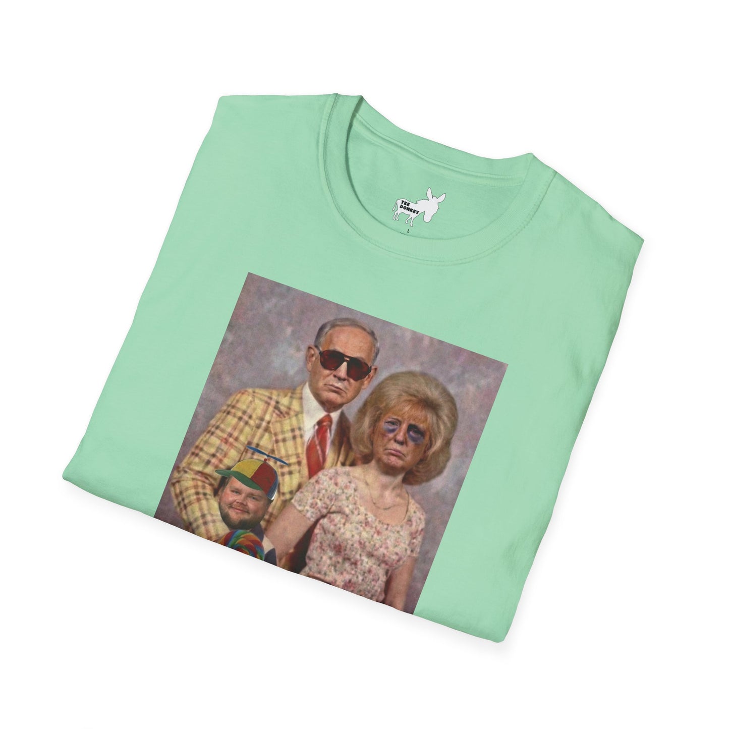 TRUMP, NETANYAHU & JD VANCE FAMILY PORTRAIT - T-Shirt