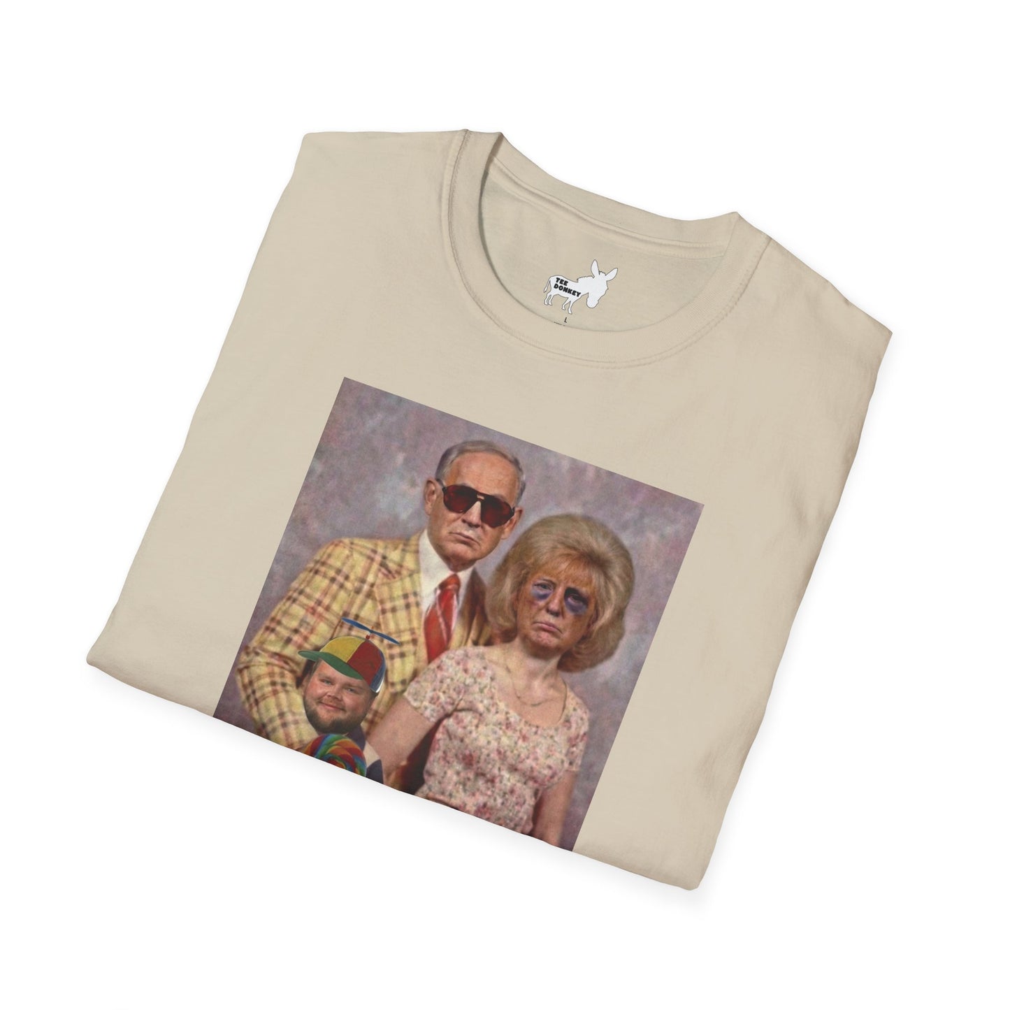 TRUMP, NETANYAHU & JD VANCE FAMILY PORTRAIT - T-Shirt