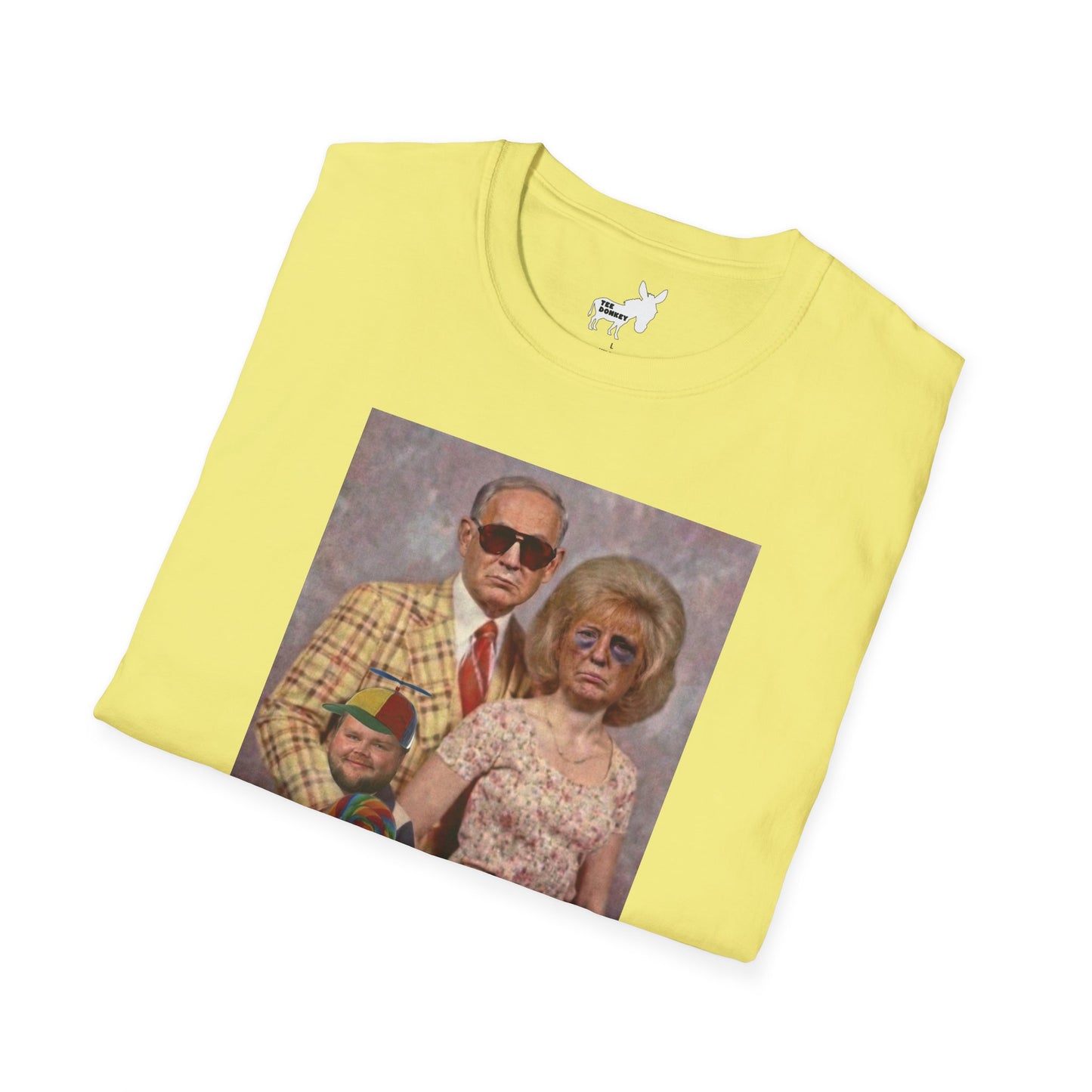 TRUMP, NETANYAHU & JD VANCE FAMILY PORTRAIT - T-Shirt