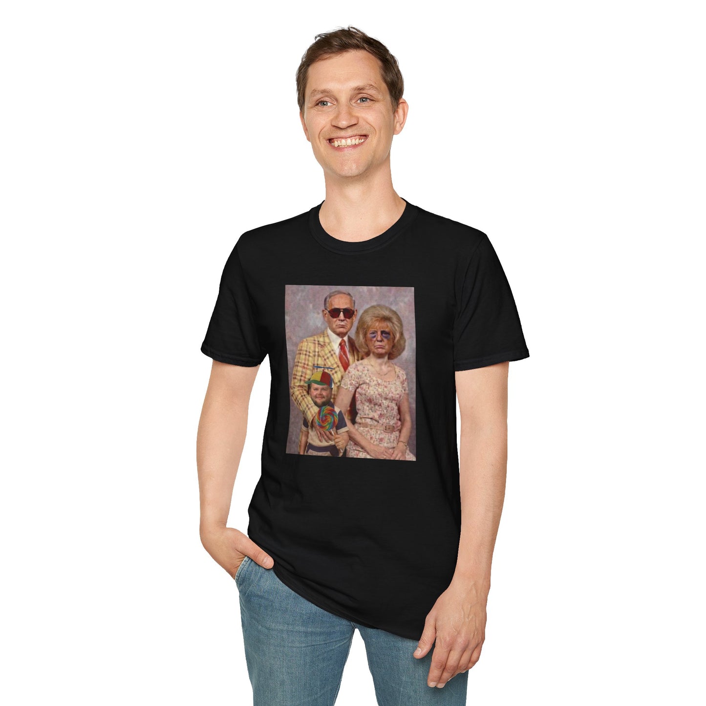 TRUMP, NETANYAHU & JD VANCE FAMILY PORTRAIT - T-Shirt