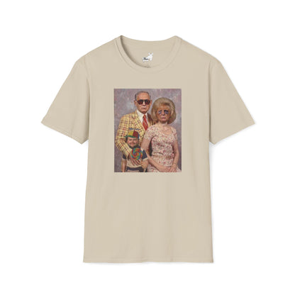 TRUMP, NETANYAHU & JD VANCE FAMILY PORTRAIT - T-Shirt