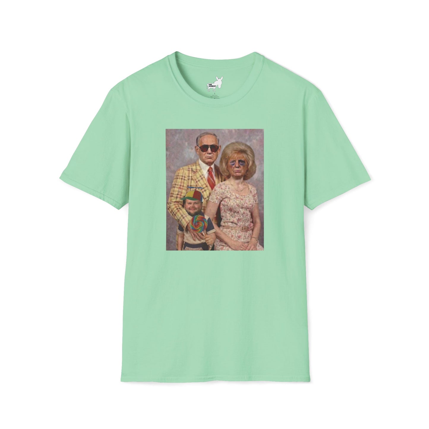 TRUMP, NETANYAHU & JD VANCE FAMILY PORTRAIT - T-Shirt