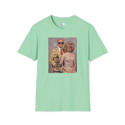 TRUMP, NETANYAHU & JD VANCE FAMILY PORTRAIT - T-Shirt