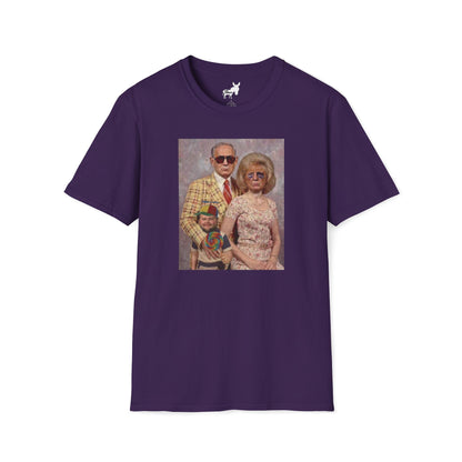TRUMP, NETANYAHU & JD VANCE FAMILY PORTRAIT - T-Shirt